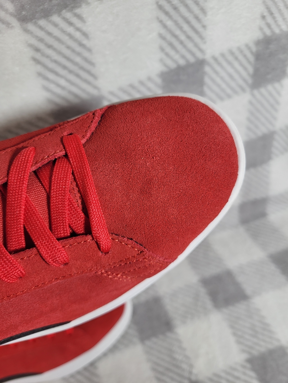 Men's Size 11.5 PUMA Red Suede Black White Low Top Sneakers Athletic - Picture 7 of 10